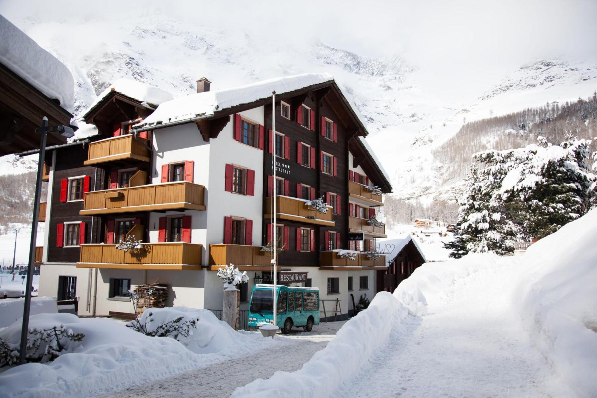 Hotel The Larix Ski-In Ski-Out Saas Fee 외부 사진