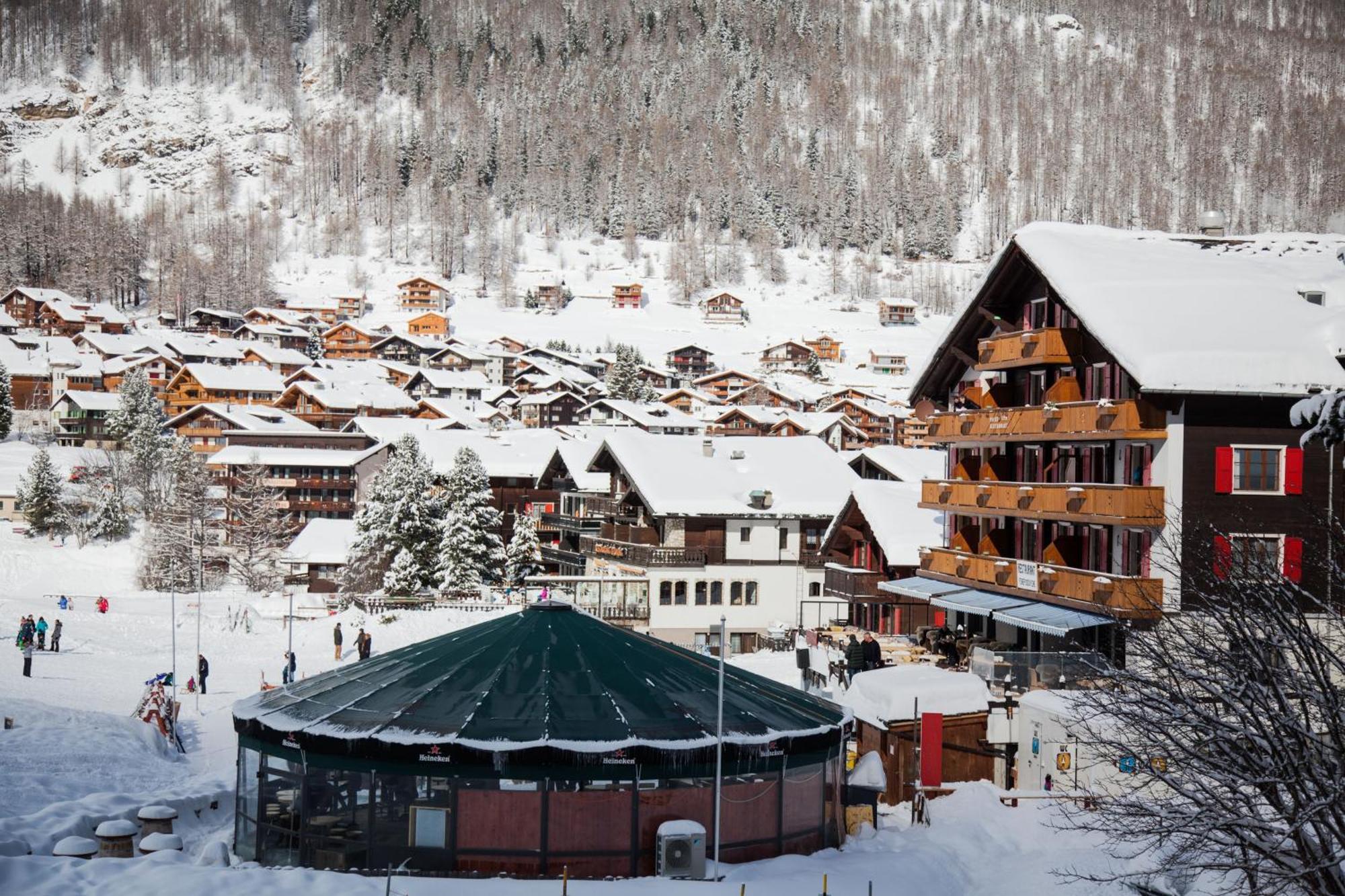 Hotel The Larix Ski-In Ski-Out Saas Fee 외부 사진
