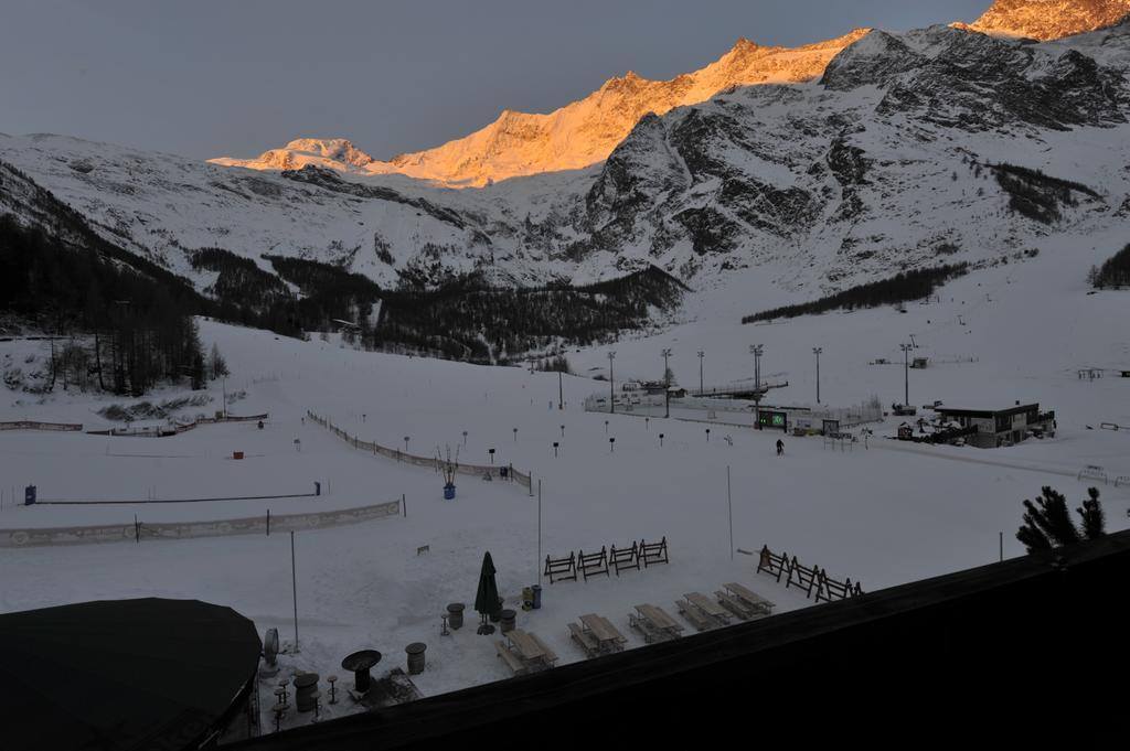 Hotel The Larix Ski-In Ski-Out Saas Fee 외부 사진